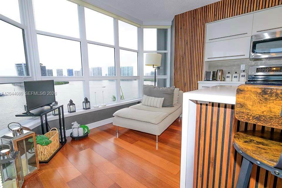 https://bt-photos.global.ssl.fastly.net/miami/1280_boomver_1_A12044080-2.jpg
