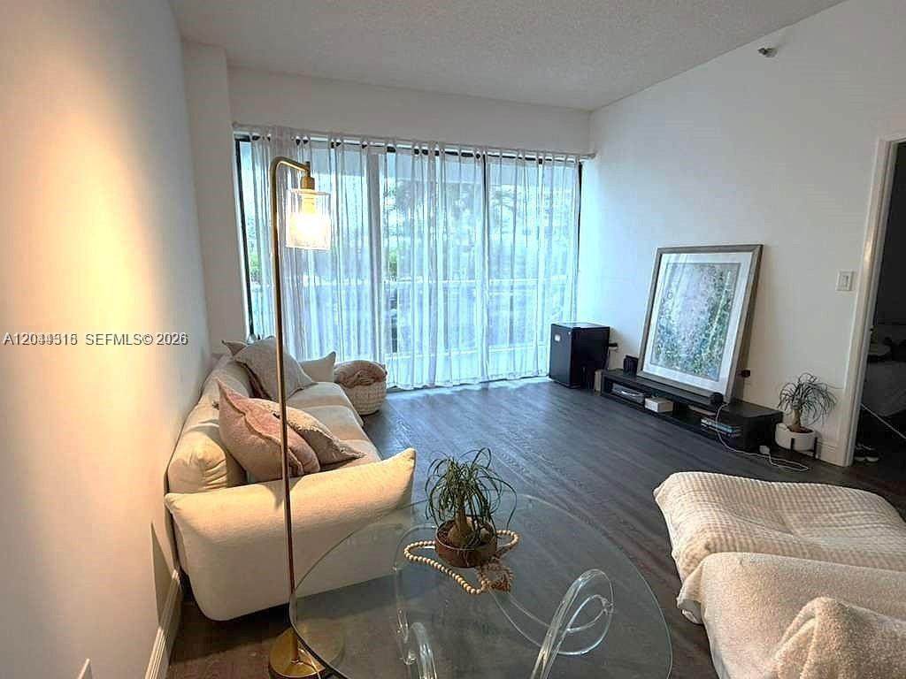https://bt-photos.global.ssl.fastly.net/miami/orig_boomver_1_A12044315-2.jpg