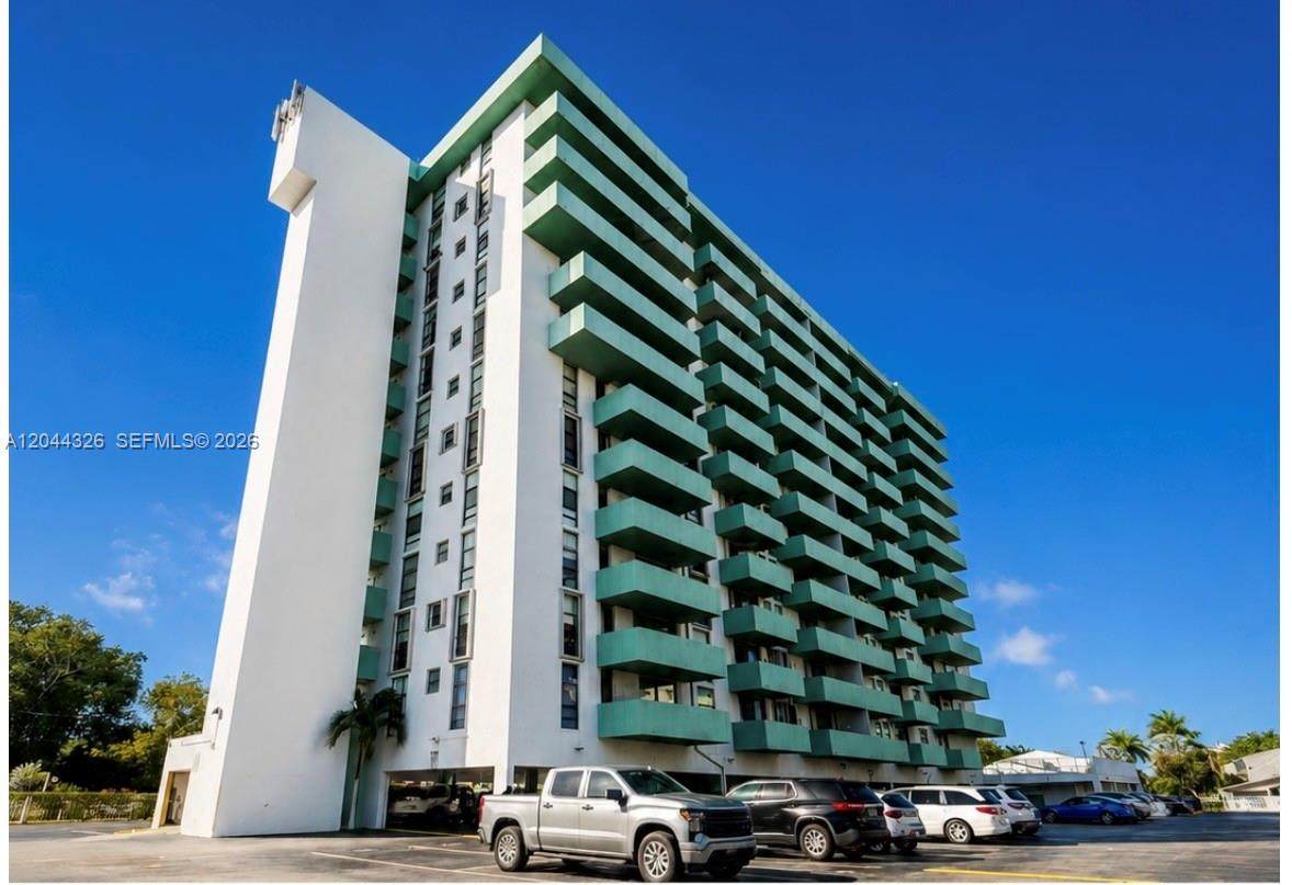 1825 44th Pl - Photo 1