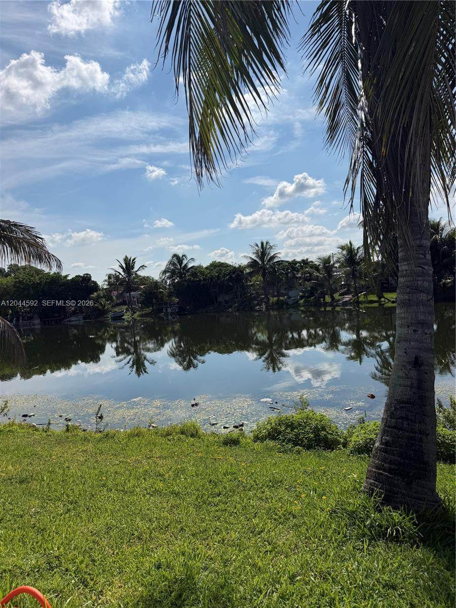 https://bt-photos.global.ssl.fastly.net/miami/orig_boomver_1_A12044592-2.jpg