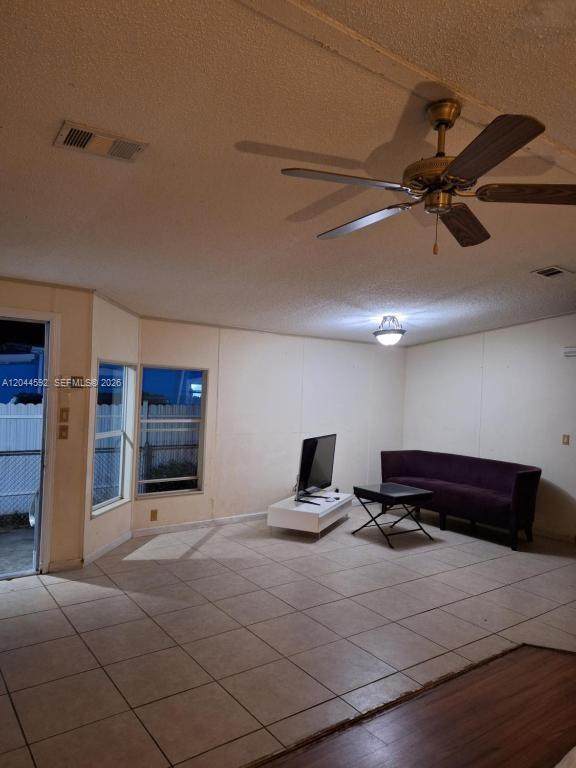 https://bt-photos.global.ssl.fastly.net/miami/orig_boomver_1_A12044592-2.jpg