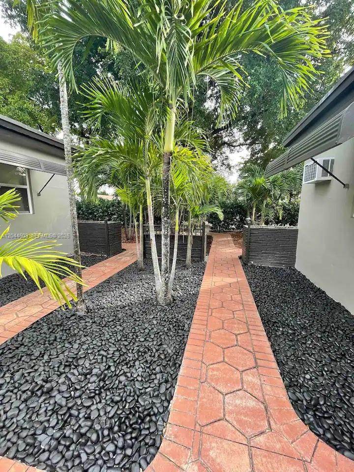 https://bt-photos.global.ssl.fastly.net/miami/orig_boomver_1_A12044603-2.jpg