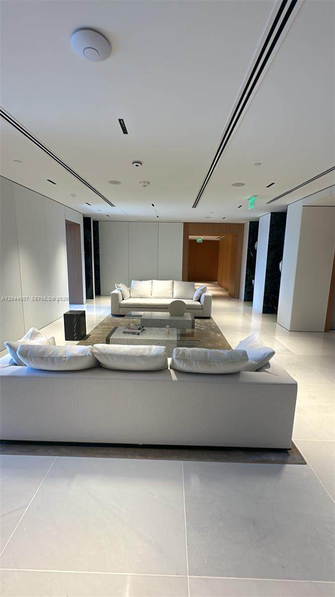 https://bt-photos.global.ssl.fastly.net/miami/orig_boomver_1_A12044607-2.jpg