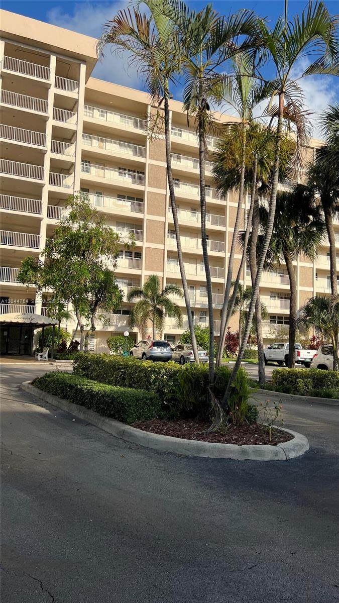 2901 Palm Aire Dr - Photo 1