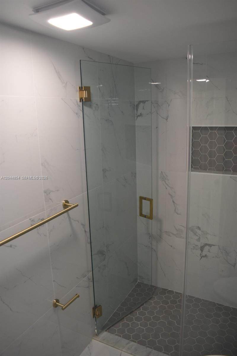https://bt-photos.global.ssl.fastly.net/miami/orig_boomver_1_A12044854-2.jpg