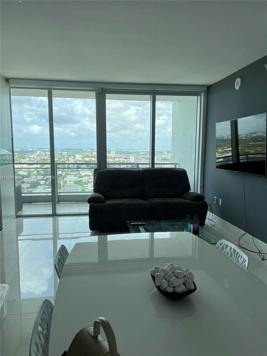 https://bt-photos.global.ssl.fastly.net/miami/orig_boomver_1_A12045000-2.jpg