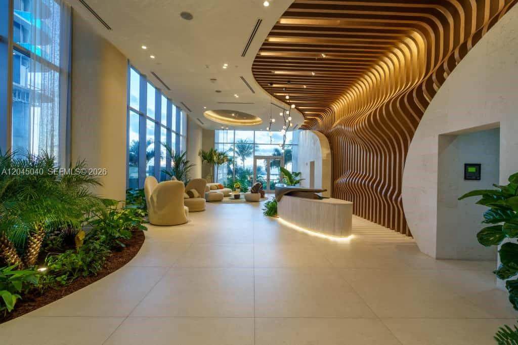 https://bt-photos.global.ssl.fastly.net/miami/orig_boomver_1_A12045040-2.jpg