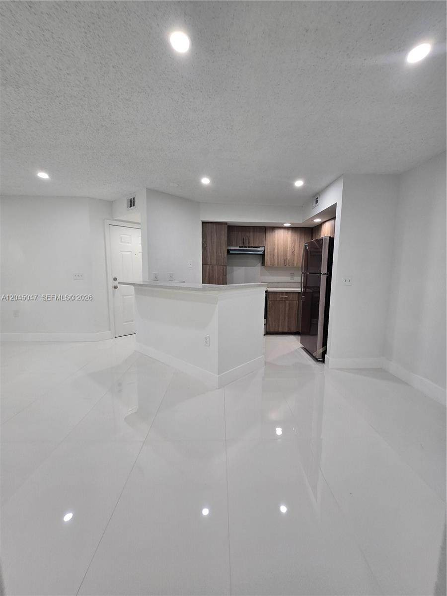 https://bt-photos.global.ssl.fastly.net/miami/orig_boomver_1_A12045047-2.jpg