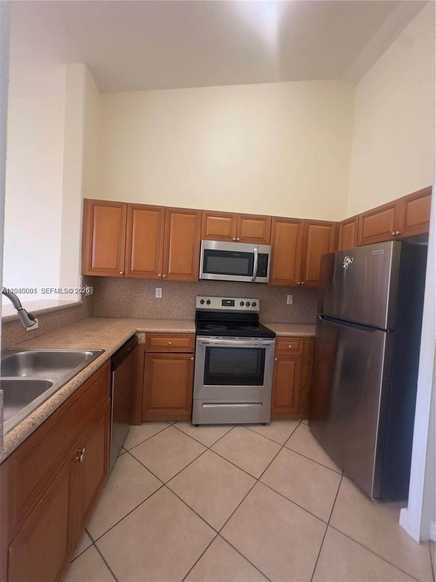 1660 29th St - Photo 1