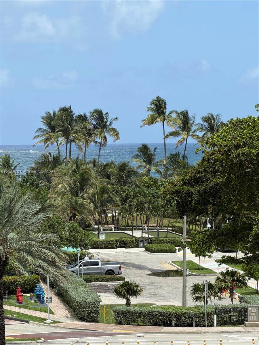 1849 Ocean Dr - Photo 1