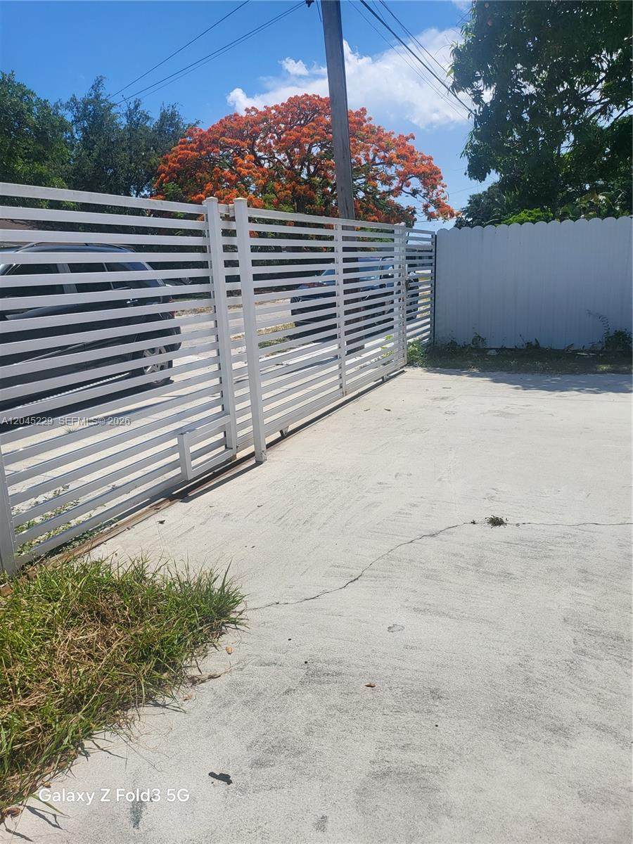 https://bt-photos.global.ssl.fastly.net/miami/orig_boomver_1_A12045229-2.jpg