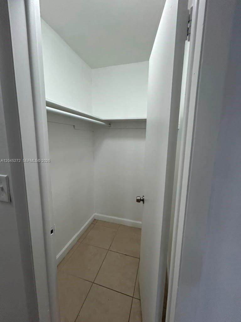 https://bt-photos.global.ssl.fastly.net/miami/orig_boomver_1_A12045272-2.jpg