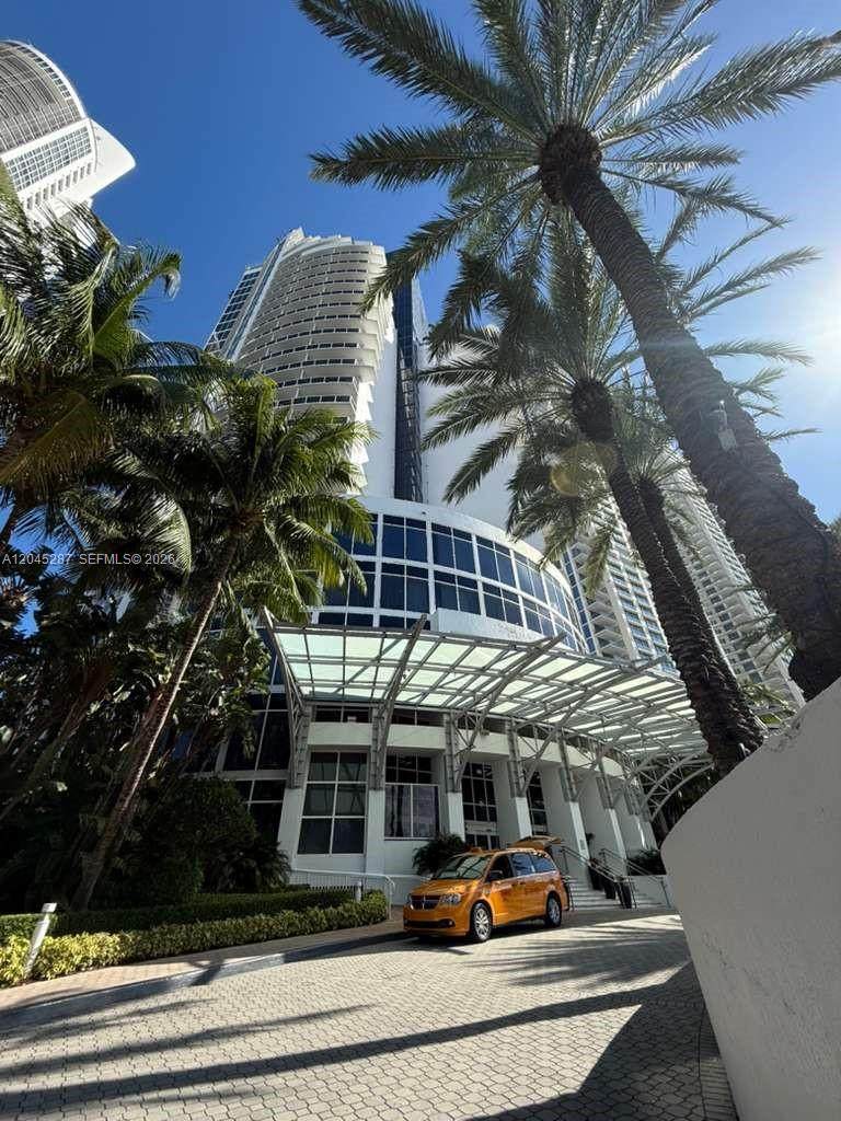 https://bt-photos.global.ssl.fastly.net/miami/orig_boomver_1_A12045287-2.jpg
