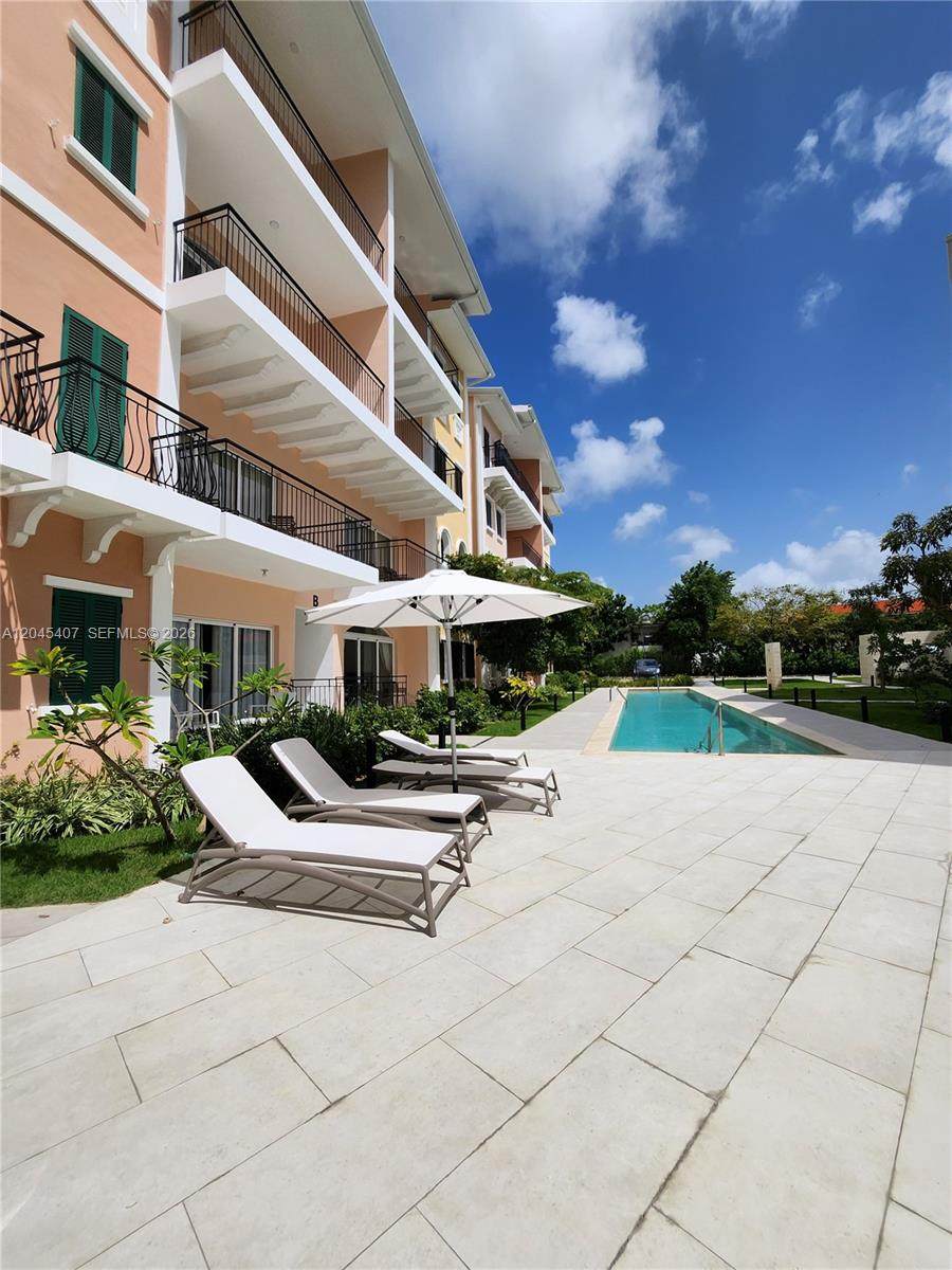 https://bt-photos.global.ssl.fastly.net/miami/1280_boomver_1_A12045407-2.jpg