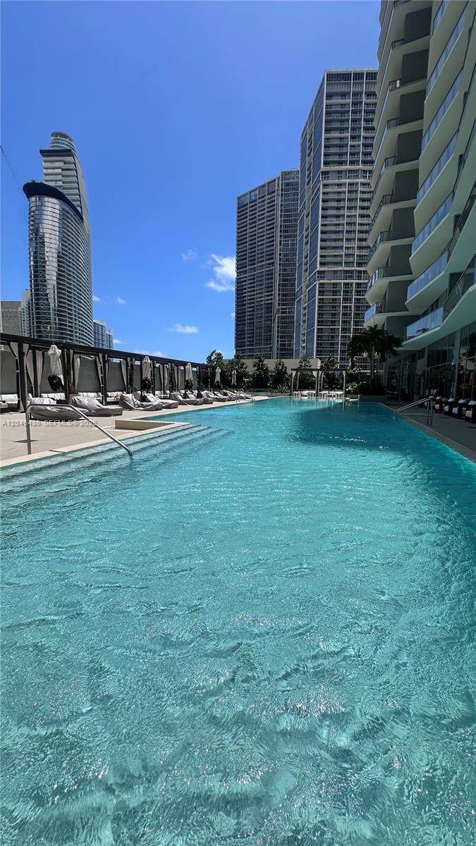 https://bt-photos.global.ssl.fastly.net/miami/1280_boomver_1_A12046438-2.jpg