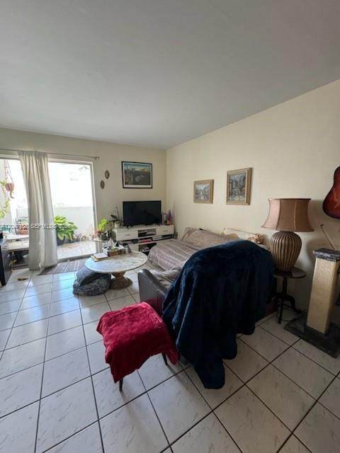2000 Biarritz Dr - Photo 1