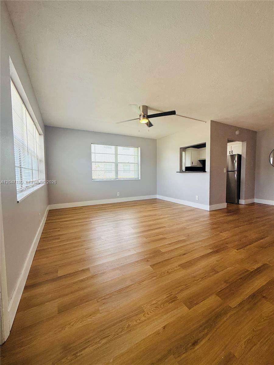 21 Windsor B - Photo 1