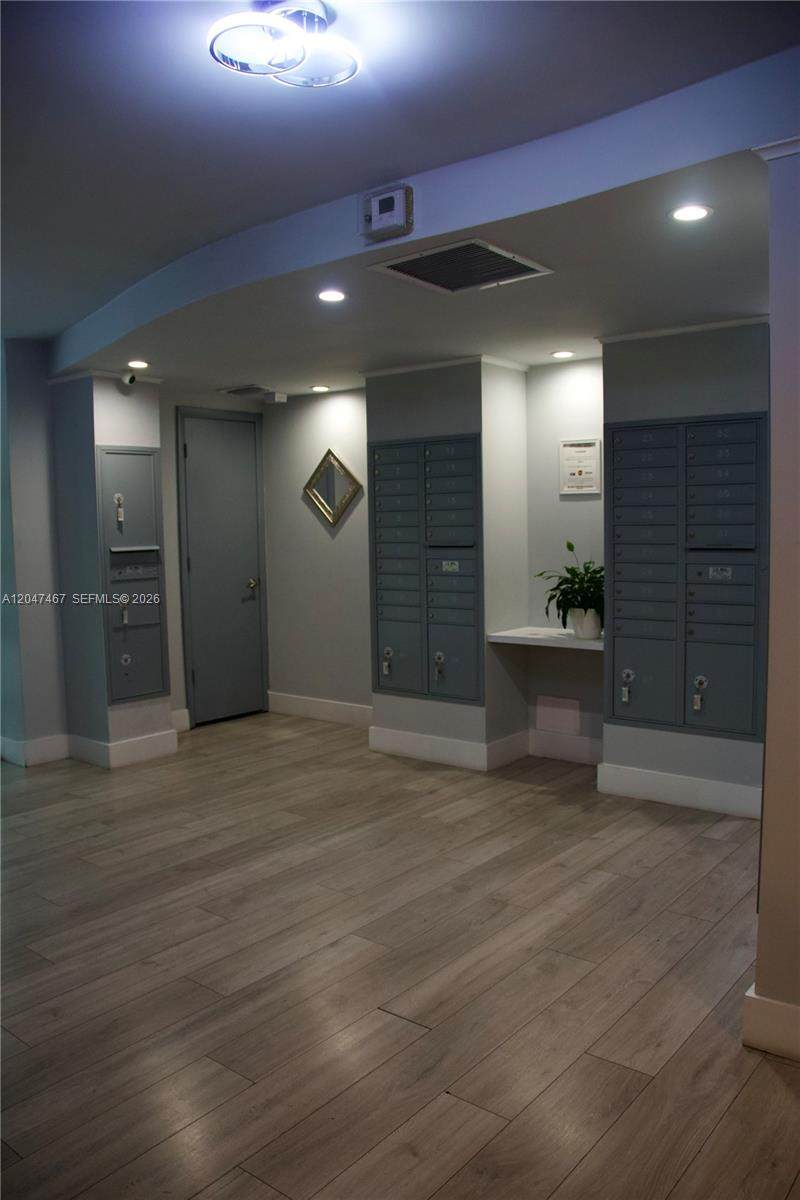 https://bt-photos.global.ssl.fastly.net/miami/1280_boomver_1_A12047467-2.jpg