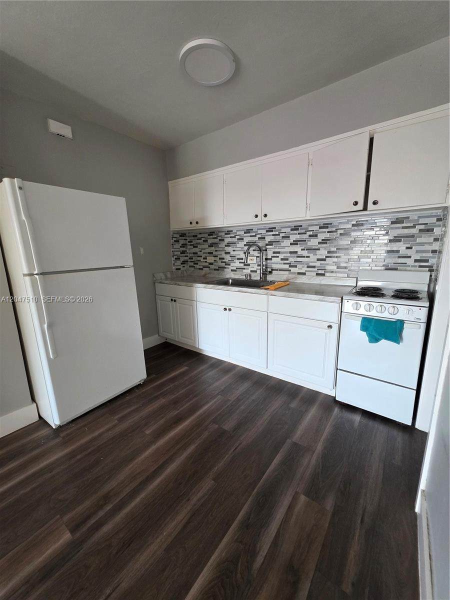 15 Esplanade Dr - Photo 1