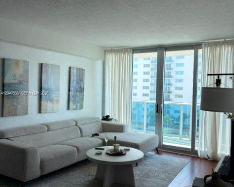 https://bt-photos.global.ssl.fastly.net/miami/orig_boomver_1_A12047538-2.jpg