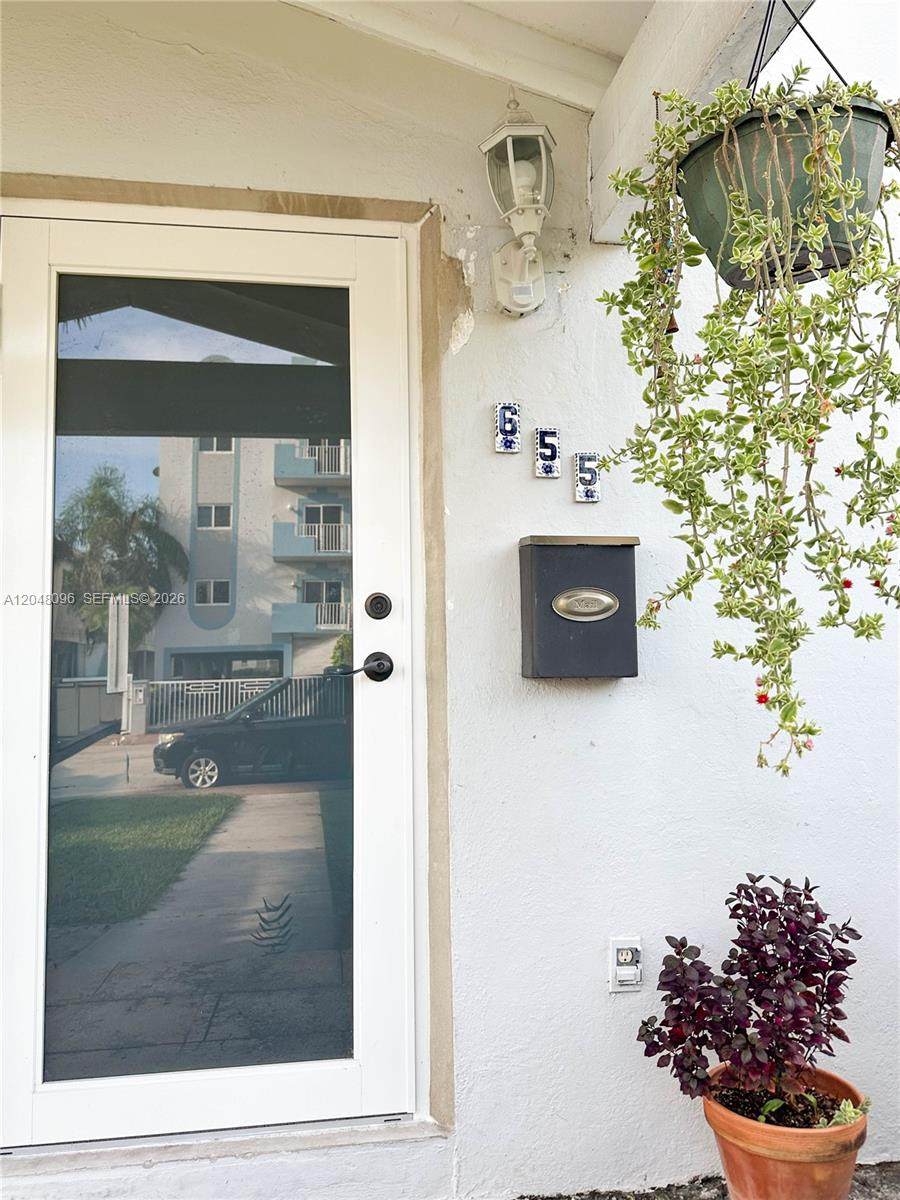 655 85th St - Photo 1