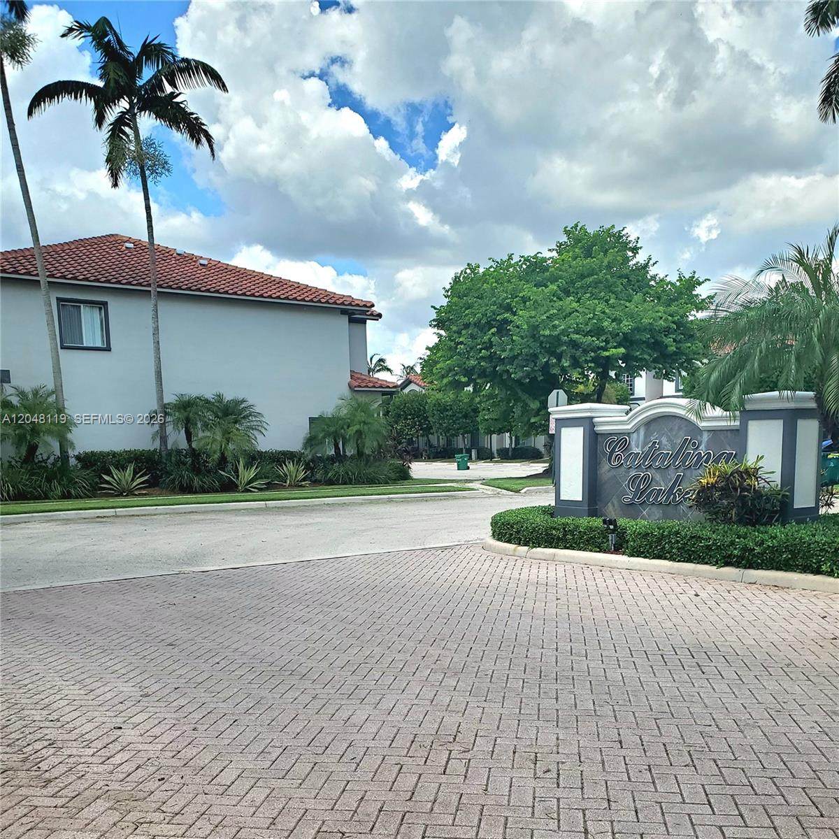 7834 Catalina Cir - Photo 1