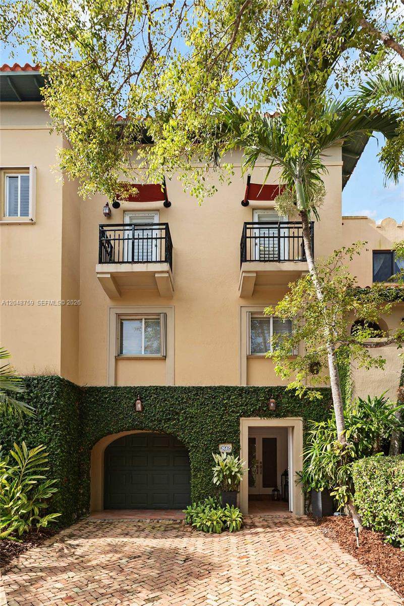 6209 Paradise Point Dr - Photo 1