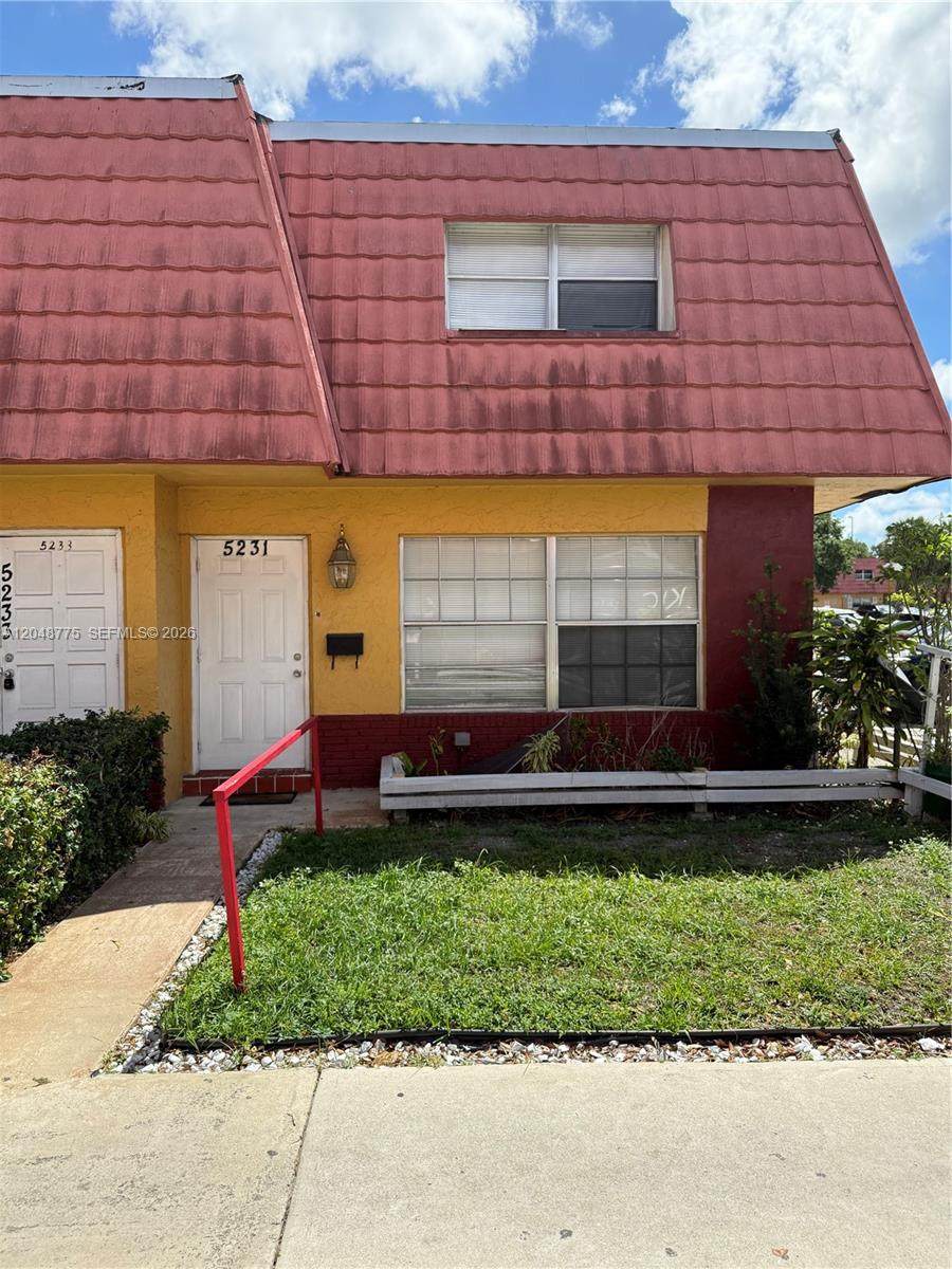 5231 27th St - Photo 1
