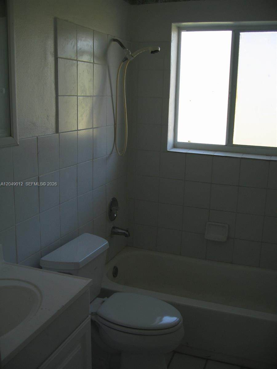 https://bt-photos.global.ssl.fastly.net/miami/1280_boomver_1_A12049012-2.jpg