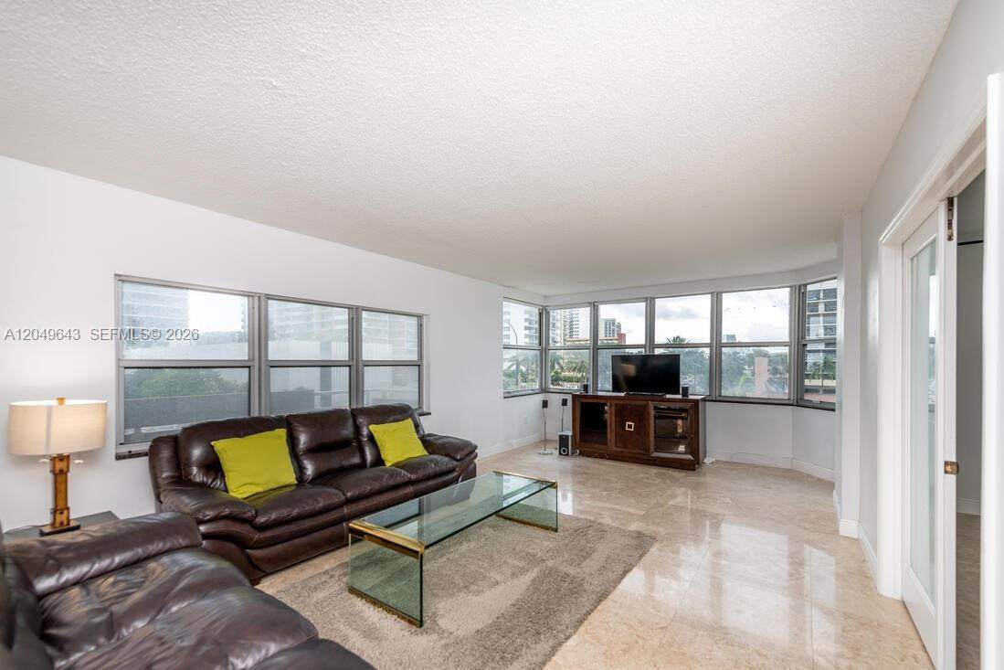 1985 Ocean Dr - Photo 1