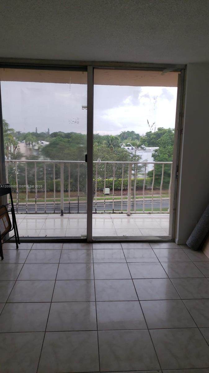https://bt-photos.global.ssl.fastly.net/miami/1280_boomver_1_A12050003-2.jpg