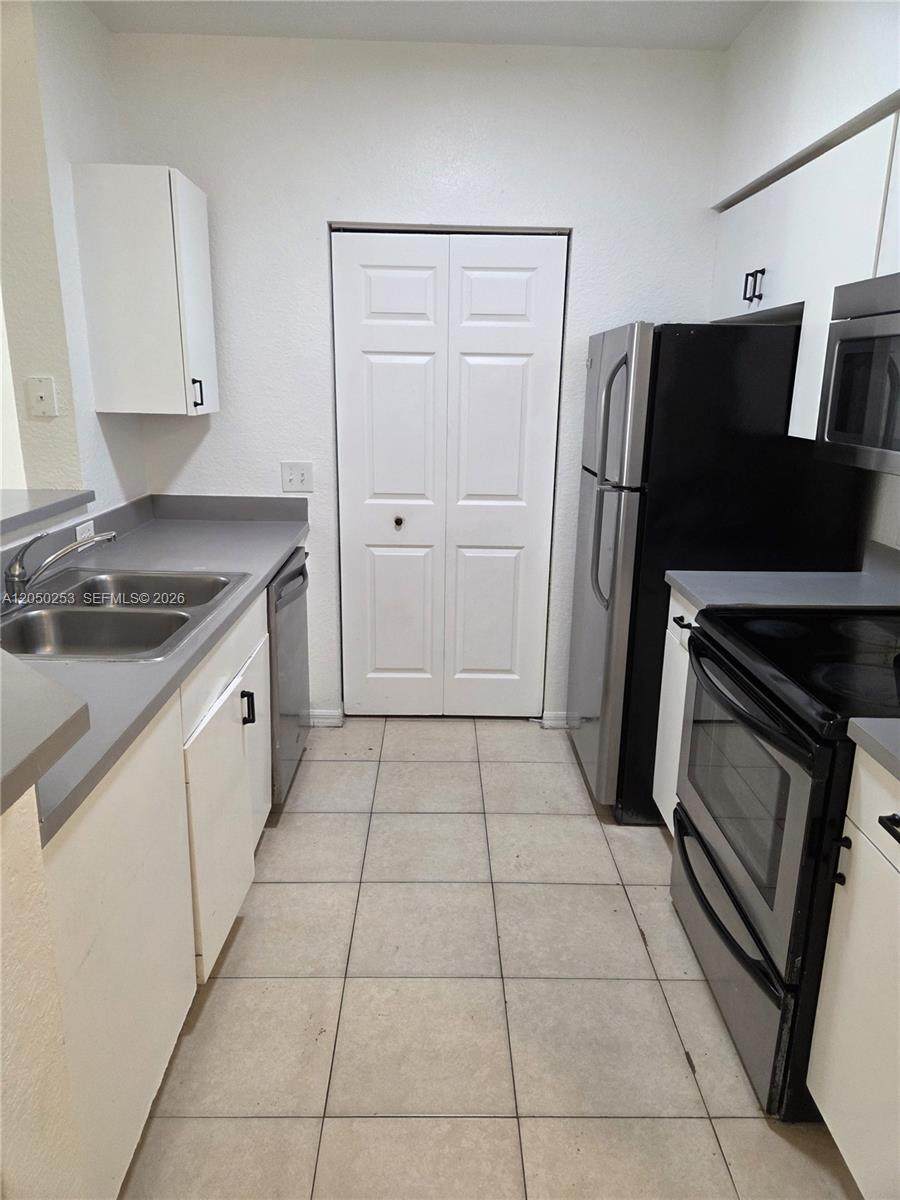 1308 Belmont Ln - Photo 1