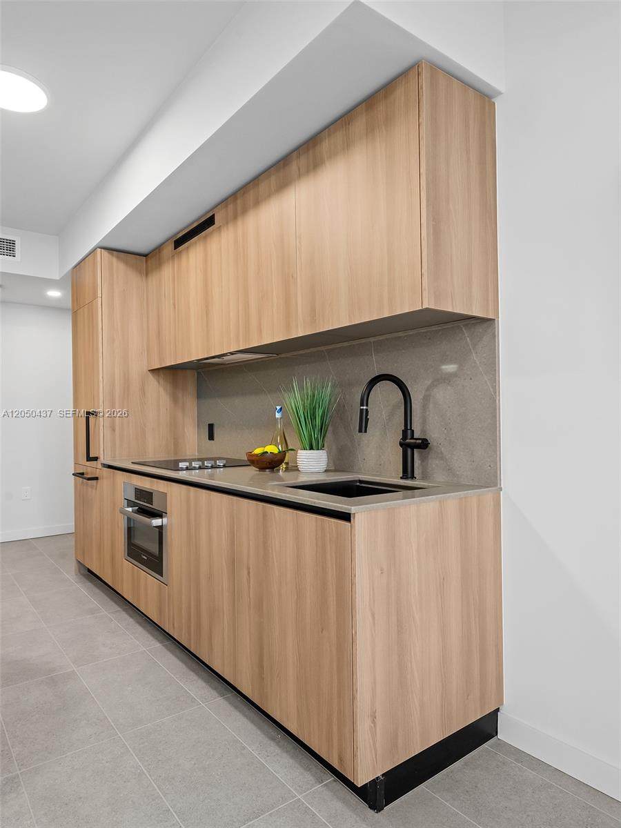 https://bt-photos.global.ssl.fastly.net/miami/1280_boomver_1_A12050437-2.jpg