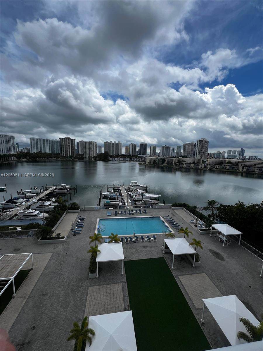 https://bt-photos.global.ssl.fastly.net/miami/orig_boomver_1_A12050811-2.jpg