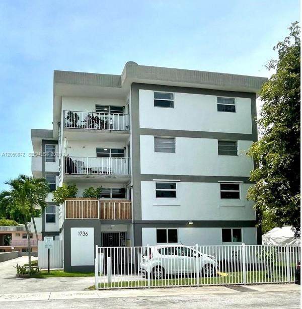 1736 19th St - Photo 1