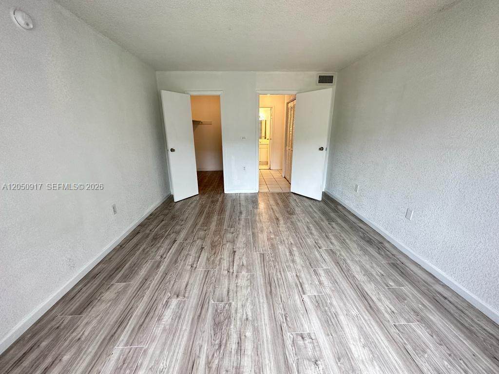 https://bt-photos.global.ssl.fastly.net/miami/orig_boomver_1_A12050917-2.jpg