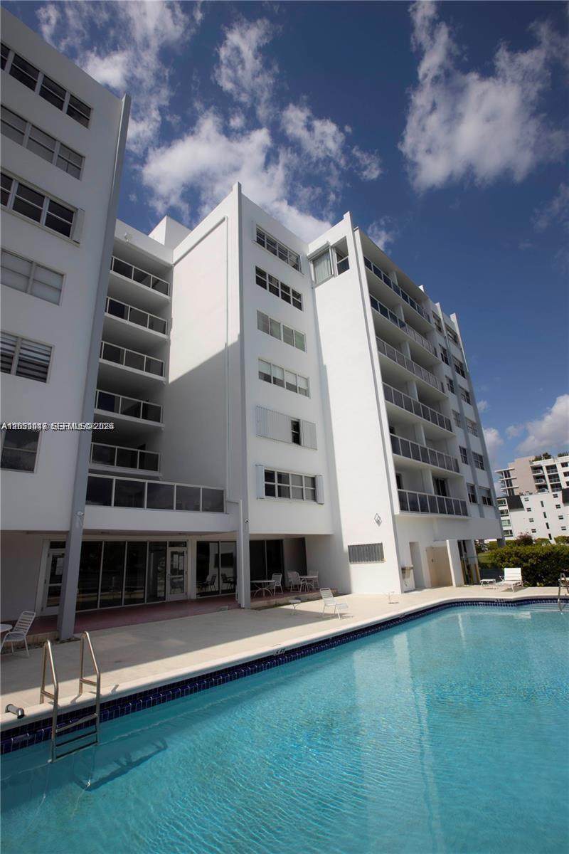 https://bt-photos.global.ssl.fastly.net/miami/orig_boomver_1_A12051047-2.jpg