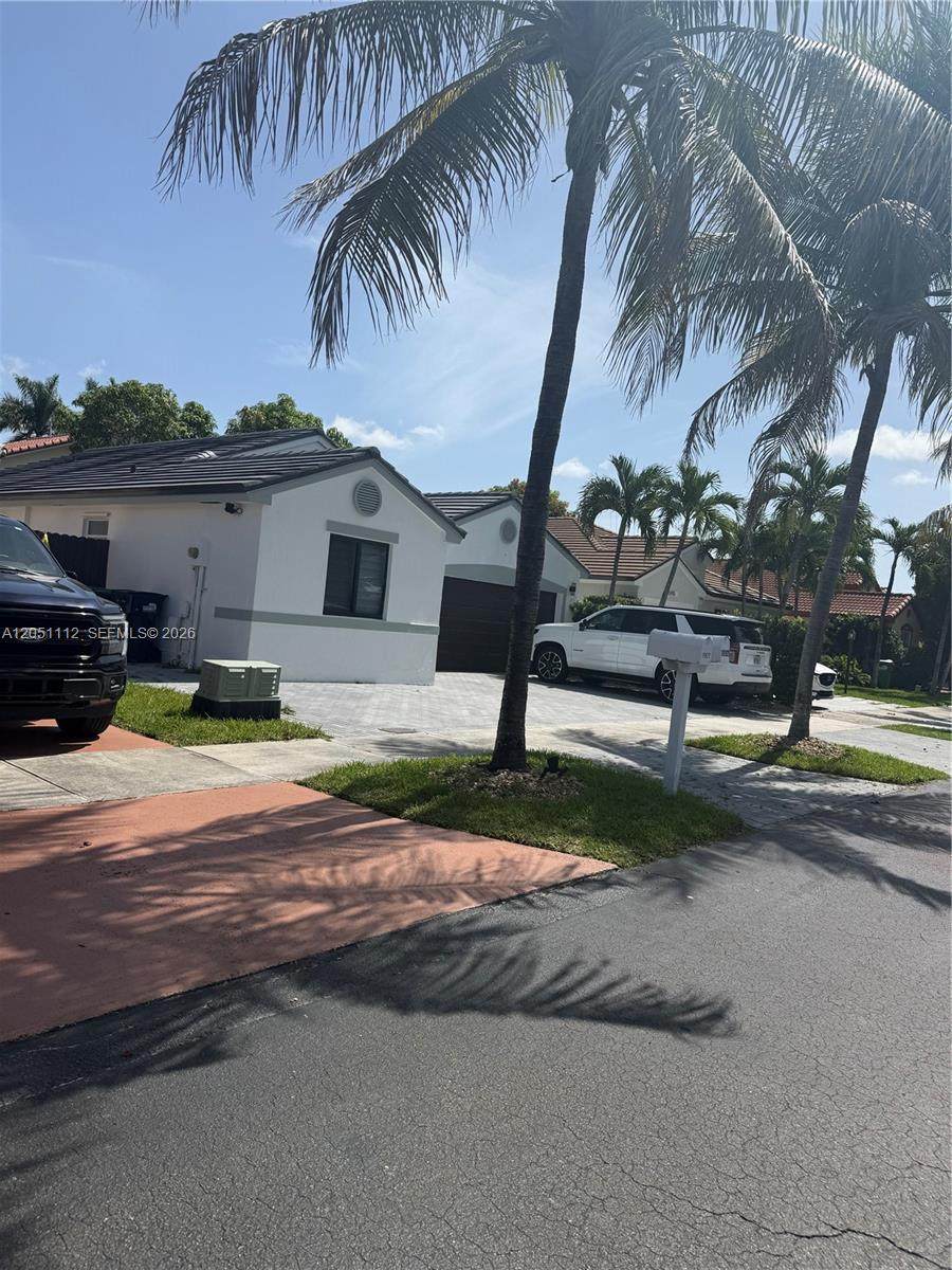 https://bt-photos.global.ssl.fastly.net/miami/orig_boomver_1_A12051112-2.jpg