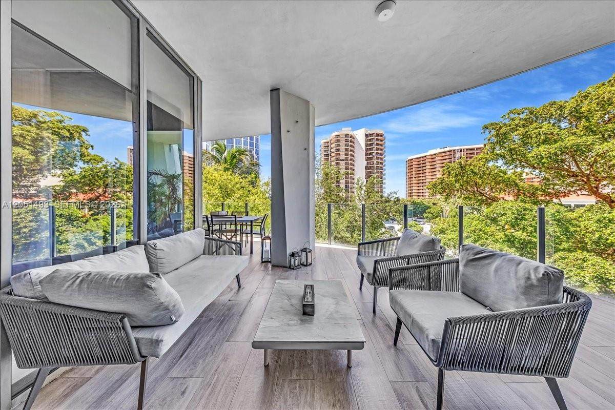 2831 Bayshore Dr - Photo 1