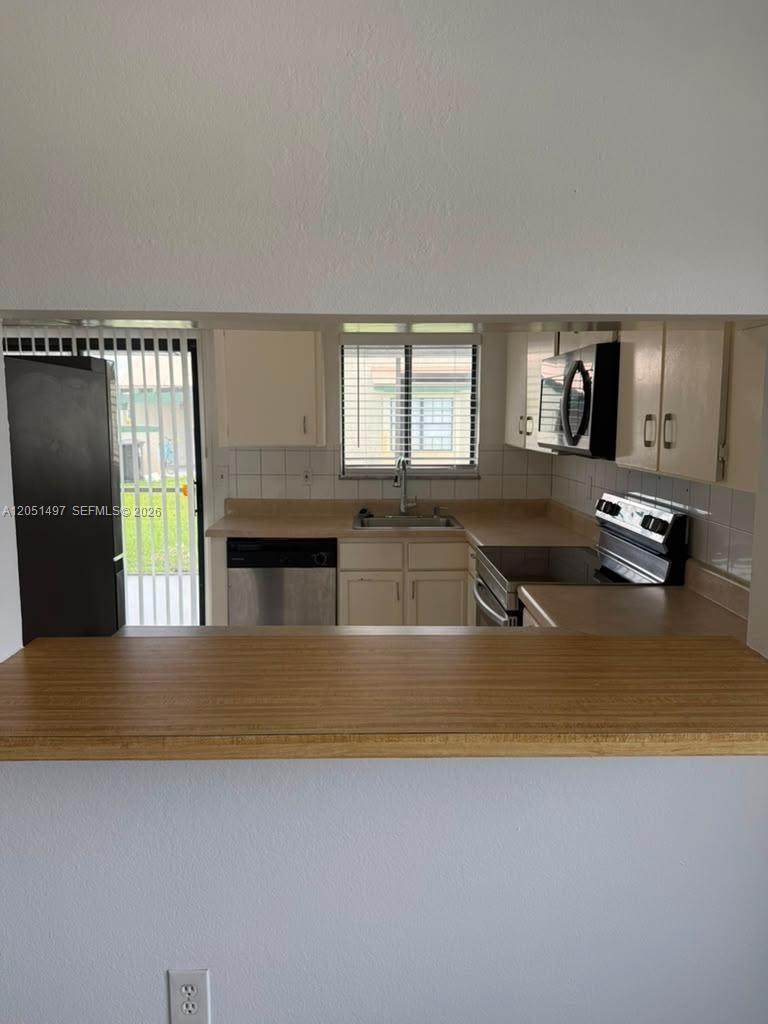 798 Claudia Ave - Photo 1