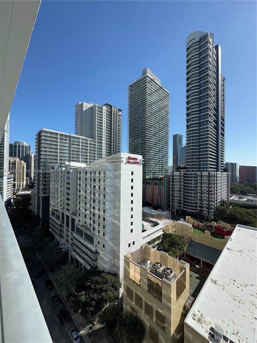 https://bt-photos.global.ssl.fastly.net/miami/orig_boomver_1_A12051674-2.jpg