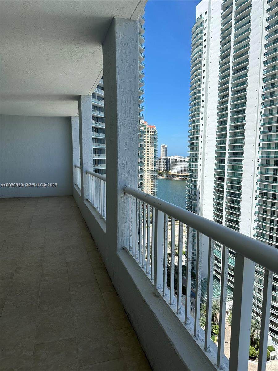 https://bt-photos.global.ssl.fastly.net/miami/orig_boomver_1_A12053963-2.jpg