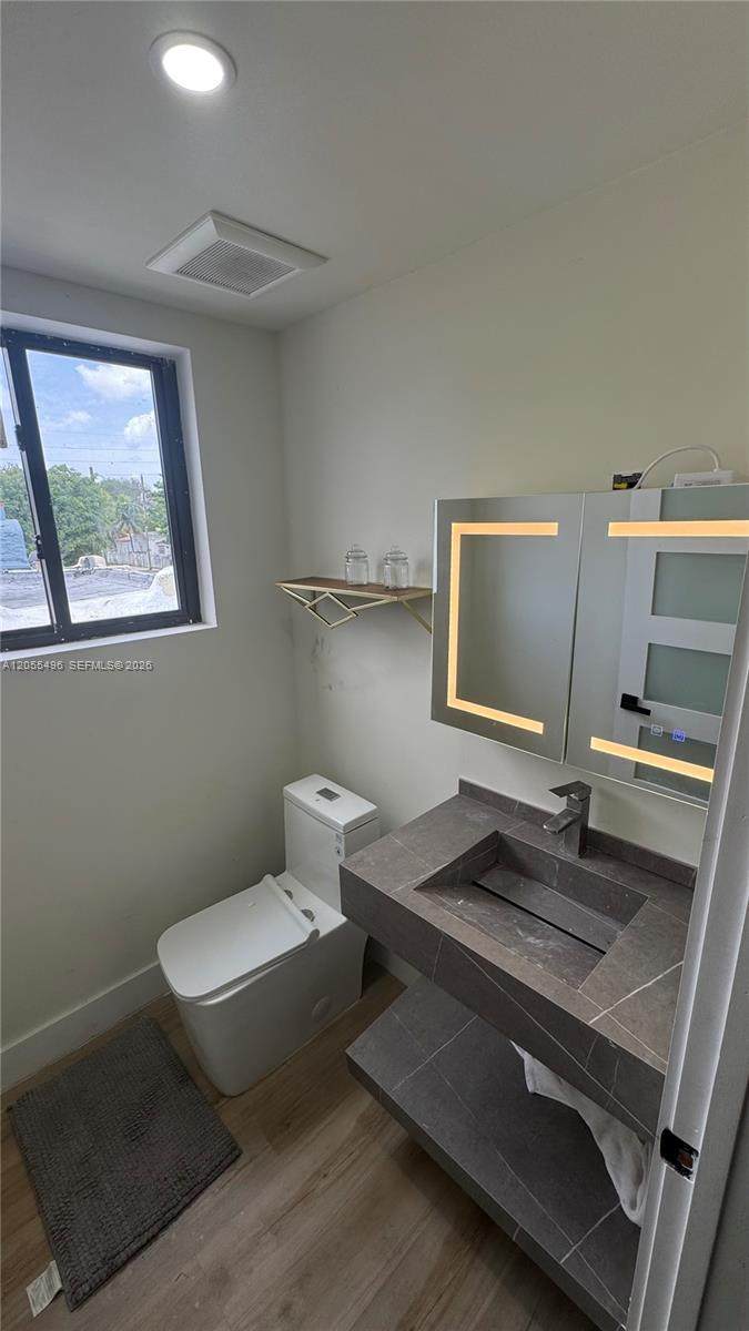 https://bt-photos.global.ssl.fastly.net/miami/1280_boomver_1_A12055496-2.jpg