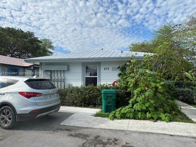 678 14th St - Photo 1
