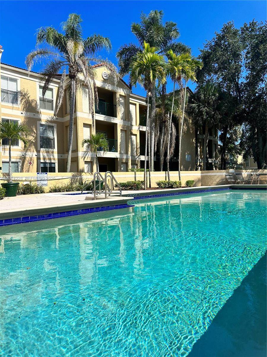 833 Riverside Dr - Photo 1