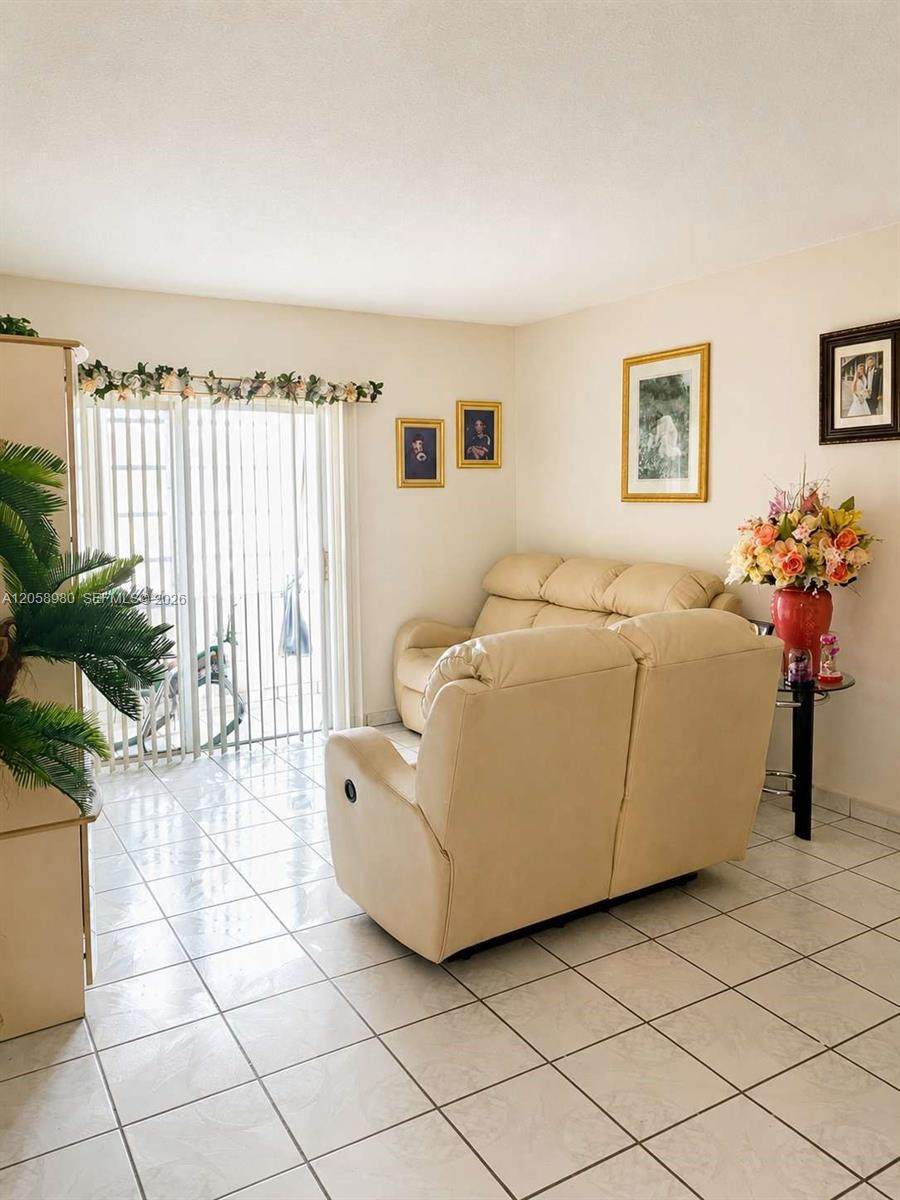 https://bt-photos.global.ssl.fastly.net/miami/1280_boomver_1_A12058980-2.jpg