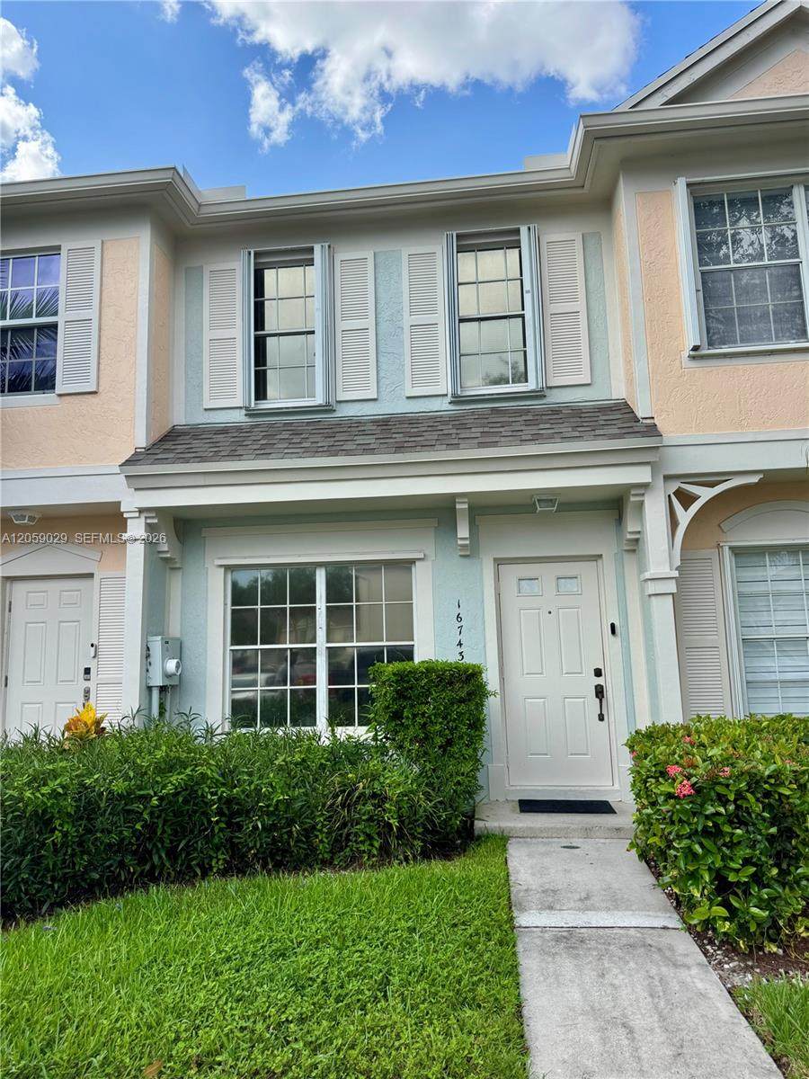 16743 Hemingway Dr - Photo 1