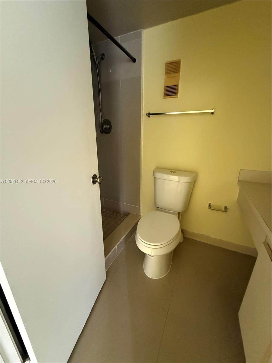 https://bt-photos.global.ssl.fastly.net/miami/orig_boomver_1_A12059442-2.jpg