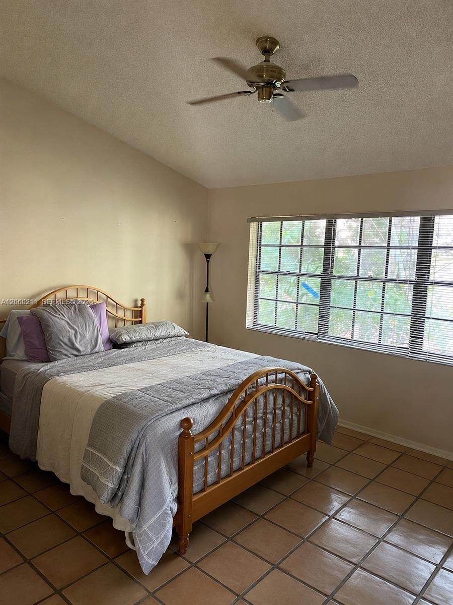 https://bt-photos.global.ssl.fastly.net/miami/orig_boomver_1_A12060211-2.jpg