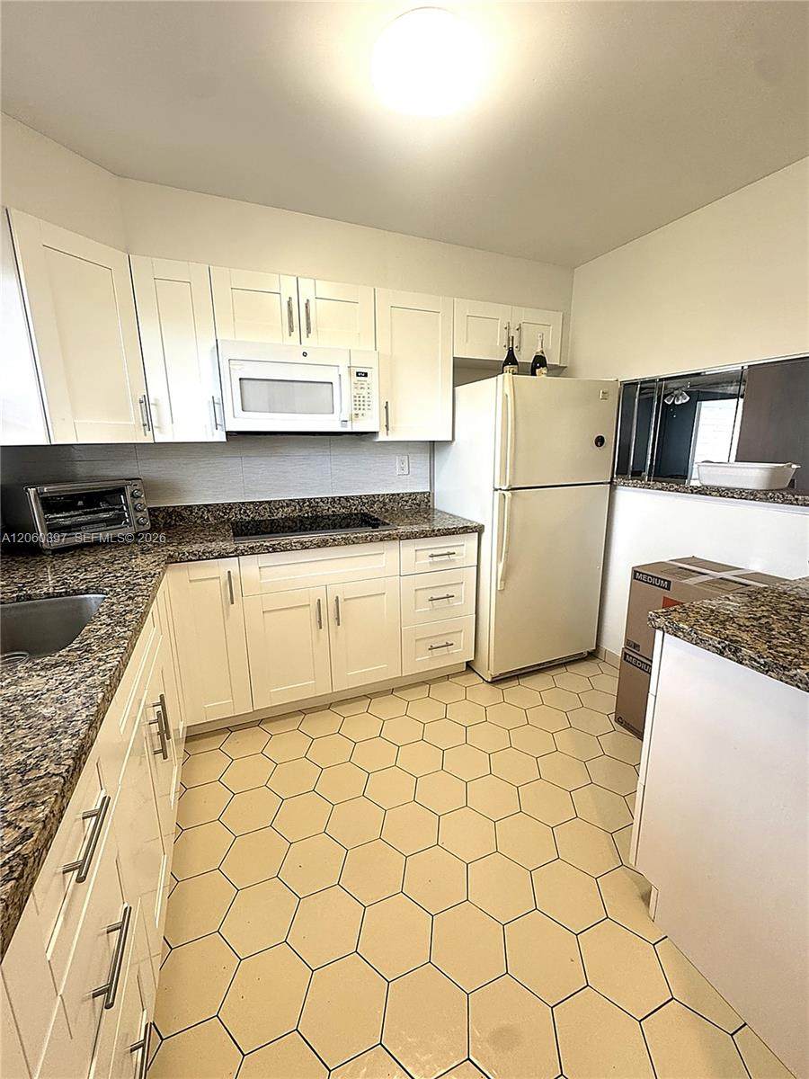9580 Sunrise Lakes Blvd - Photo 1